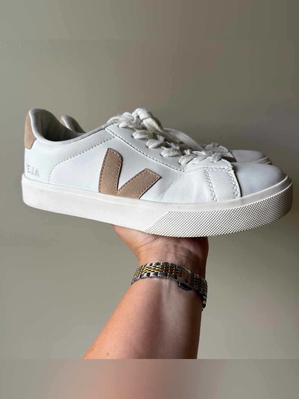 Women's Veja Campo Sneaker size 10 (EU 41) Almond Tan Cream VGUC Revolve